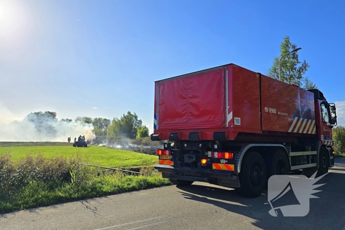 Brand in bramenstruiken zorgt voor hevige rookontwikkeling