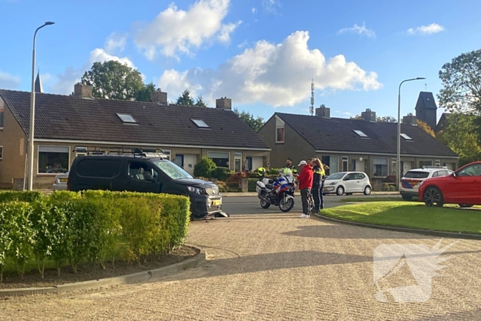 Scooterrijder gewond bij aanrijding met bestelbus