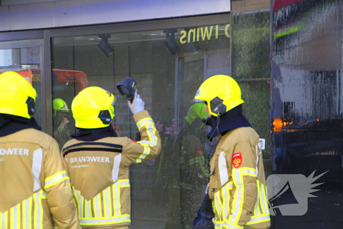 Brand door onkruidverbrander in leegstaand pand