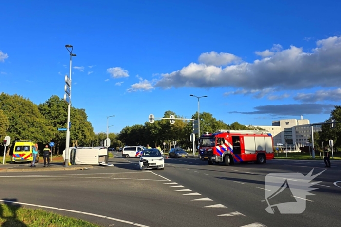 Ernstig verkeersongeval met beknelde slachtoffers