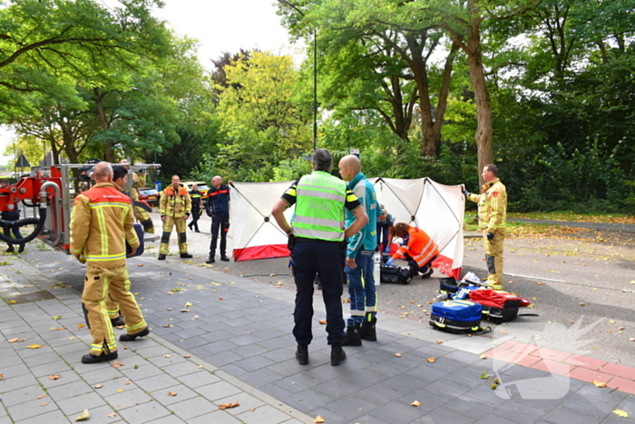 Man overlijdt na ongeluk tijdens boom snoeien