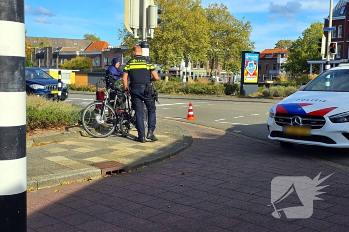 Fietser gewond bij botsing met vrachtwagen