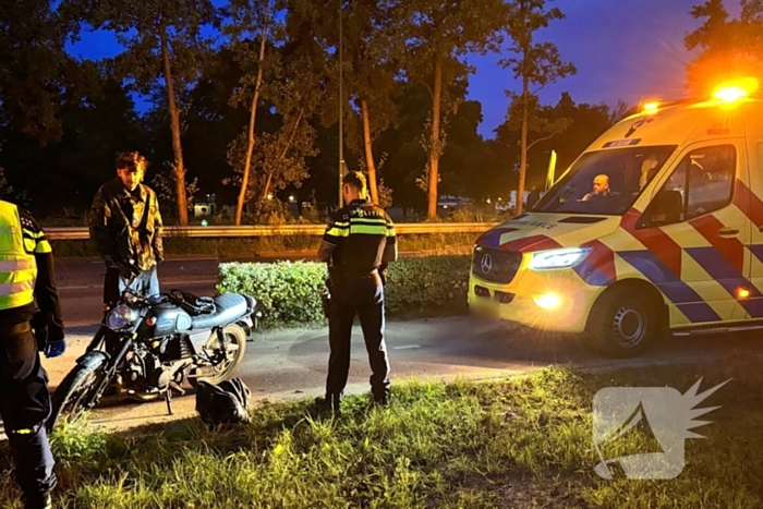 Wielrenner en brommerrijder botsten op fietspad