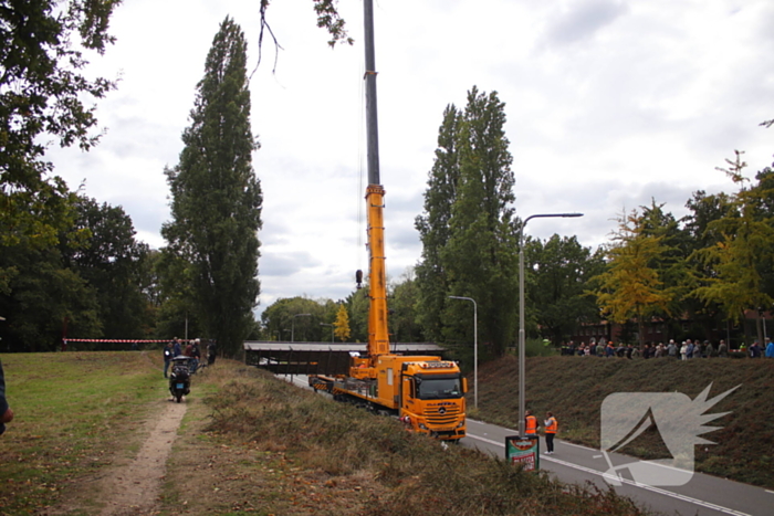 Loopbrug ingestort na aanrijding