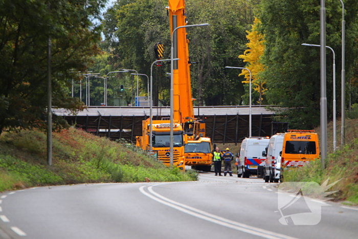 Loopbrug ingestort na aanrijding