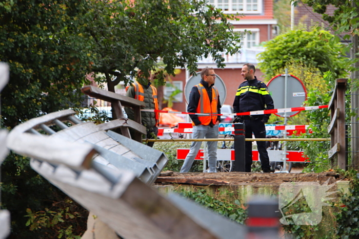 Loopbrug ingestort na aanrijding