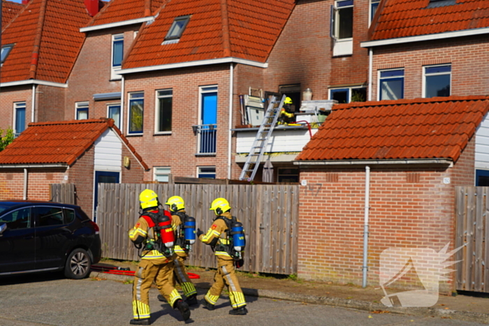 Woningbrand leidt tot ontruiming