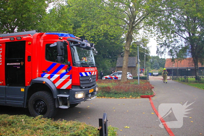 Tuinhuis in vlammen opgegaan