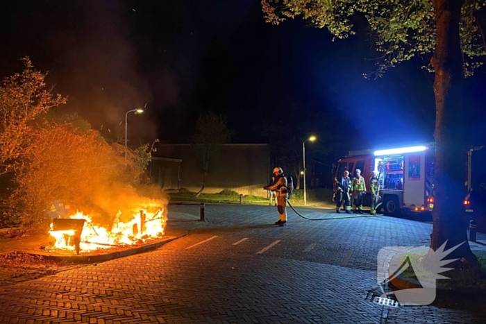 Buitenbrand door vermoedelijke brandstichting