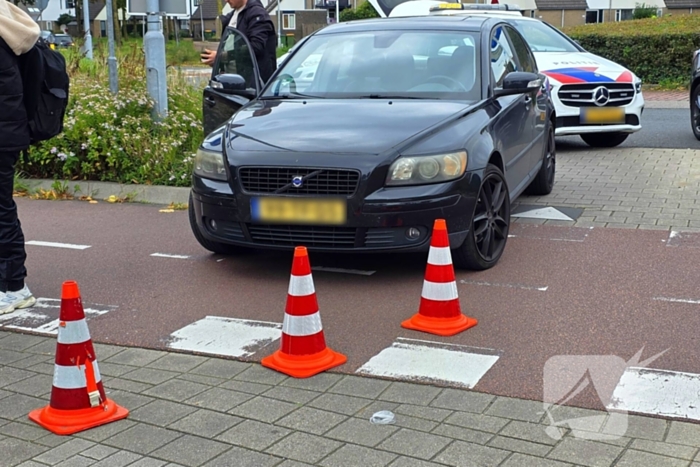 Fietser aangereden door automobilist op rotonde