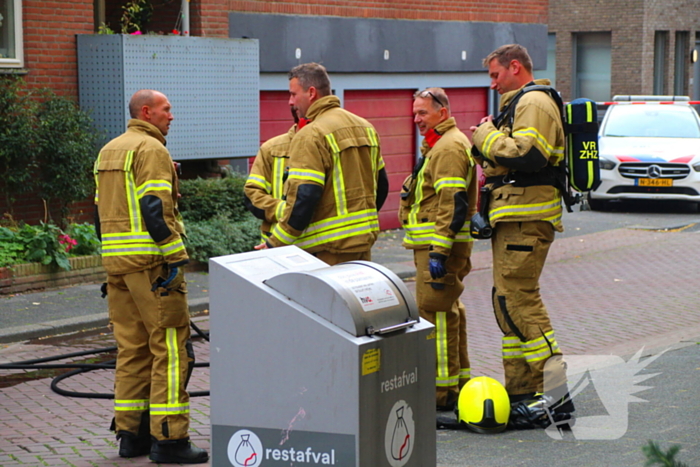 Dakbrand op flatgebouw snel geblust