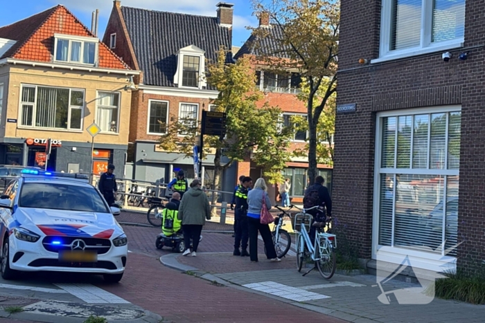 Auto rijdt door na aanrijding met fietser