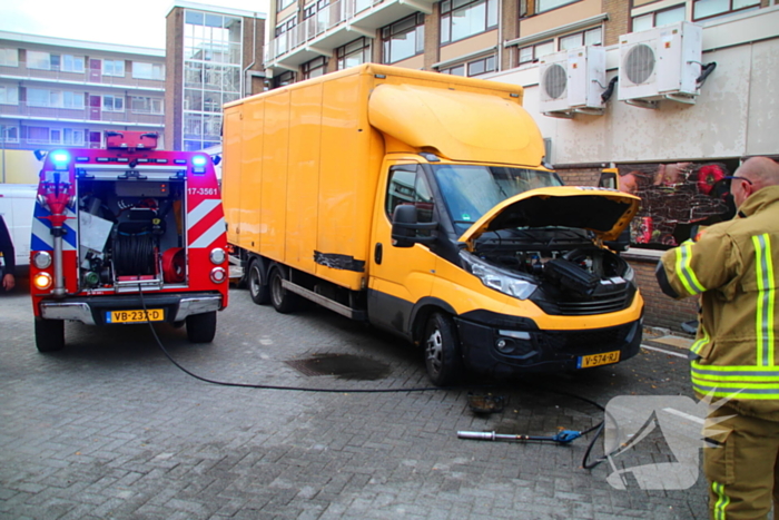 Brand in bestelauto snel onder controle
