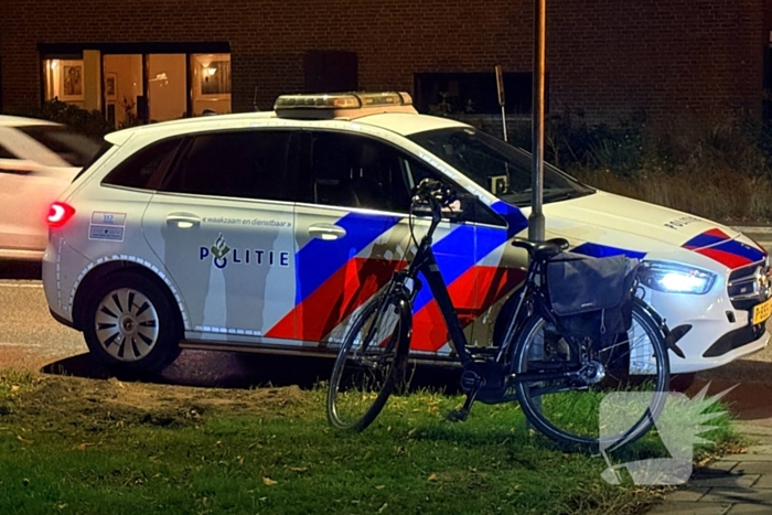 Auto rijdt fietser aan