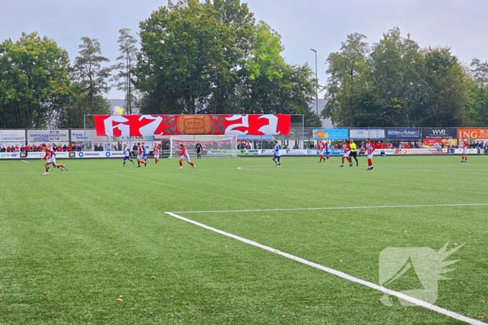 Sfeeractie bij stadsderby op sportpark de Eikelhof