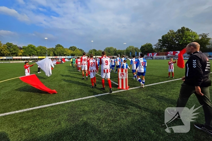 Sfeeractie bij stadsderby op sportpark de Eikelhof