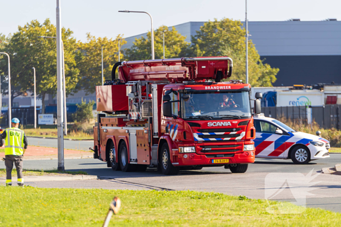 Rookontwikkeling van industriebrand in wijde omgeving te zien
