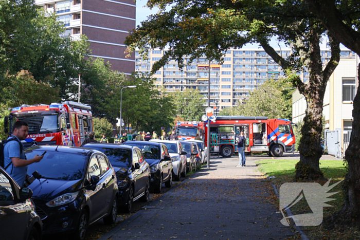 Explosie in flatwoning, grote brandweerinzet