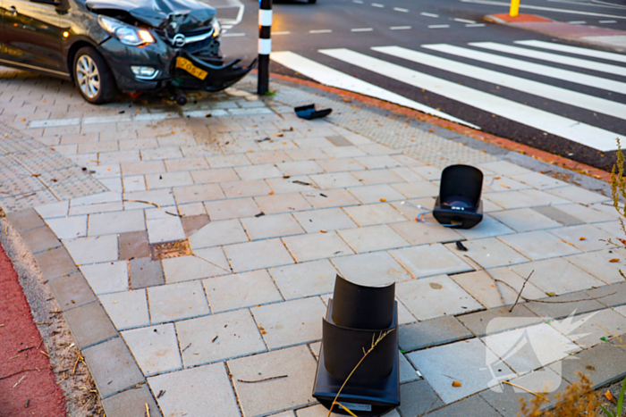 Bestuurder vlucht na ongeval met hoge snelheid