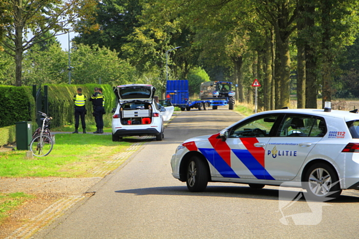 Scooter gewond bij aanrijding met busje