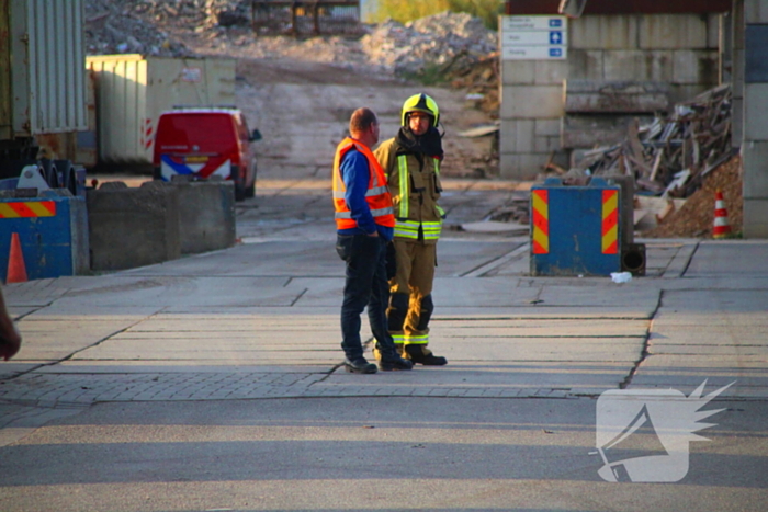 Brand bij afvalverwerkingsbedrijf zorgt voor flinke rookontwikkeling