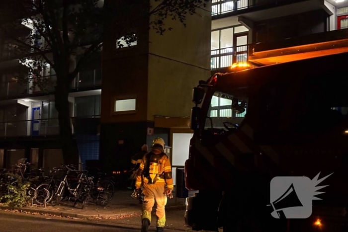 Sterke terpentine lucht in liftschachten te ruiken