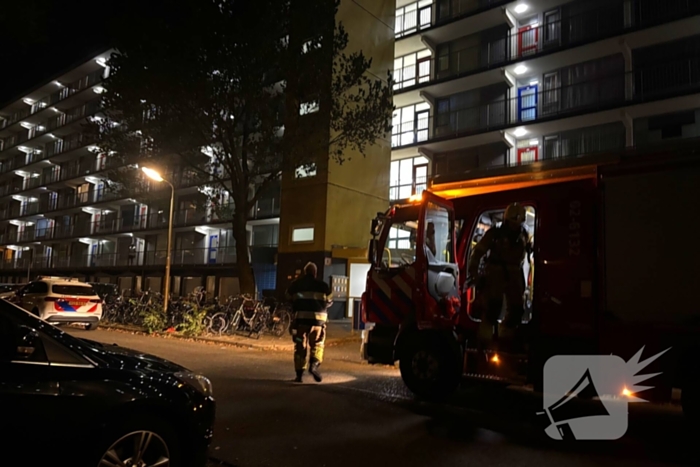 Sterke terpentine lucht in liftschachten te ruiken
