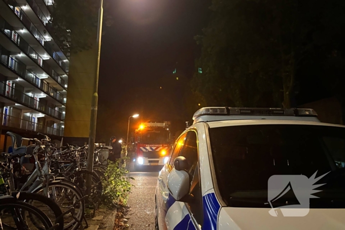 Sterke terpentine lucht in liftschachten te ruiken