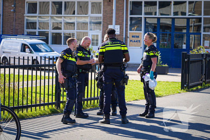 Explosieven team onderzoekt pakket