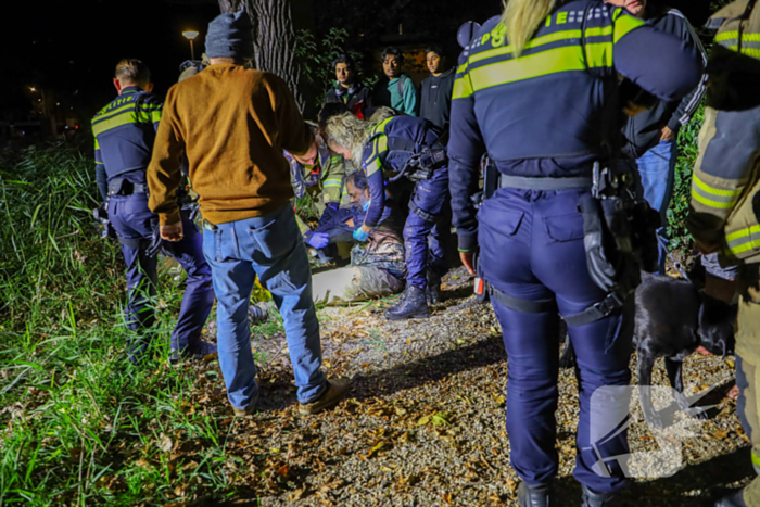 Scootmobiel bestuurder uit water gered