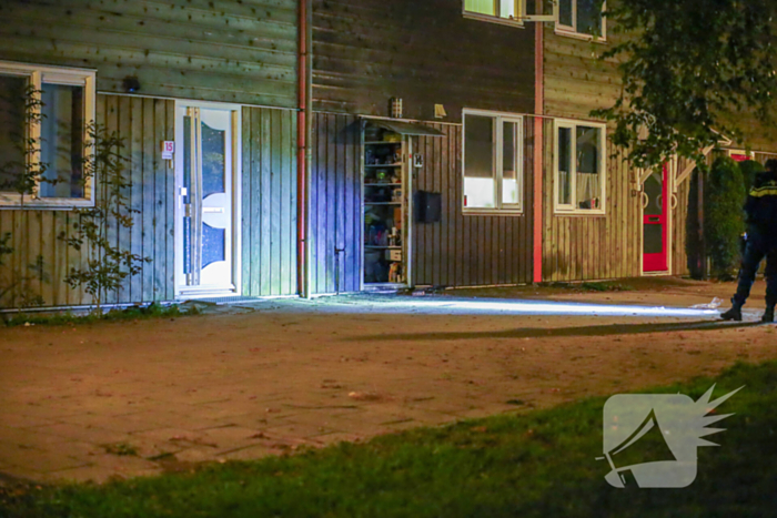 Explosie leidt tot woningbrand