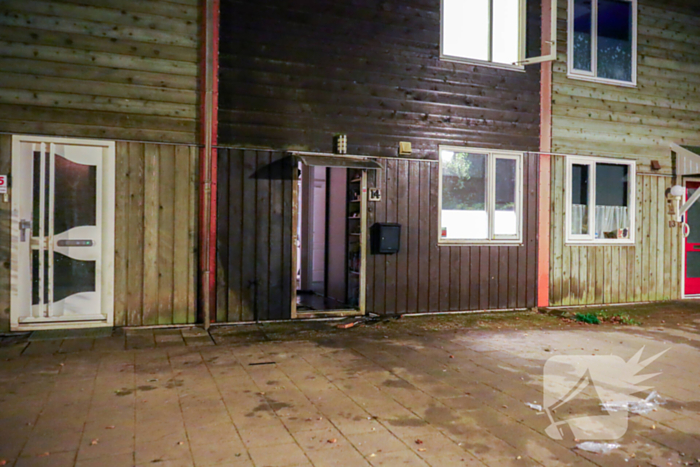 Explosie leidt tot woningbrand