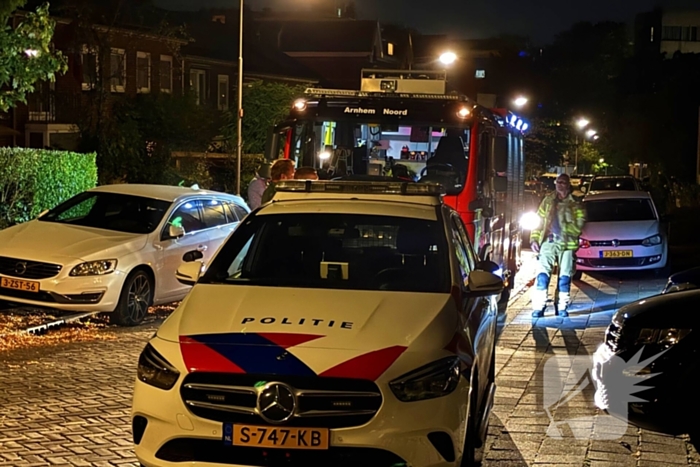 Brandweer verhoogt inzet na woningbrand