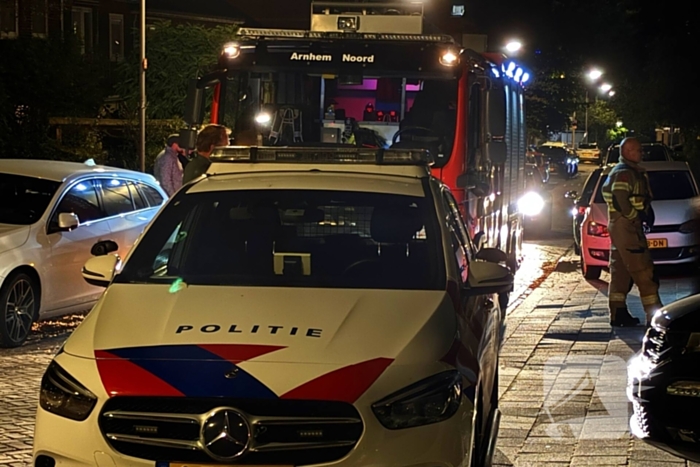 Brandweer verhoogt inzet na woningbrand