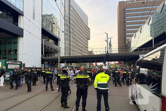 ME grijpt in bij Gaza demonstratie, tram en treinverkeer gestremd