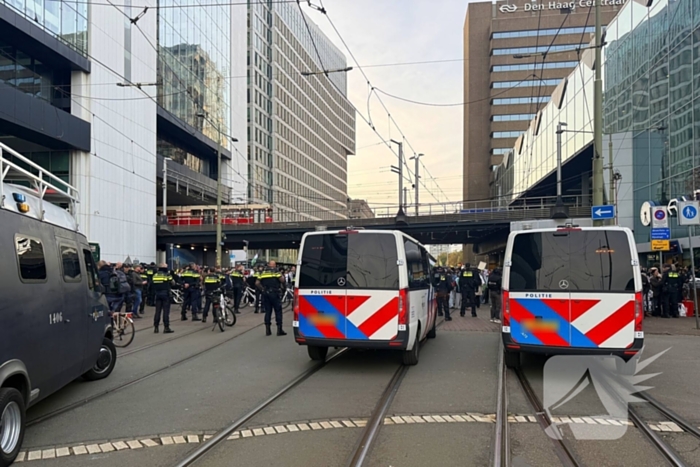 ME grijpt in bij Gaza demonstratie, tram en treinverkeer gestremd