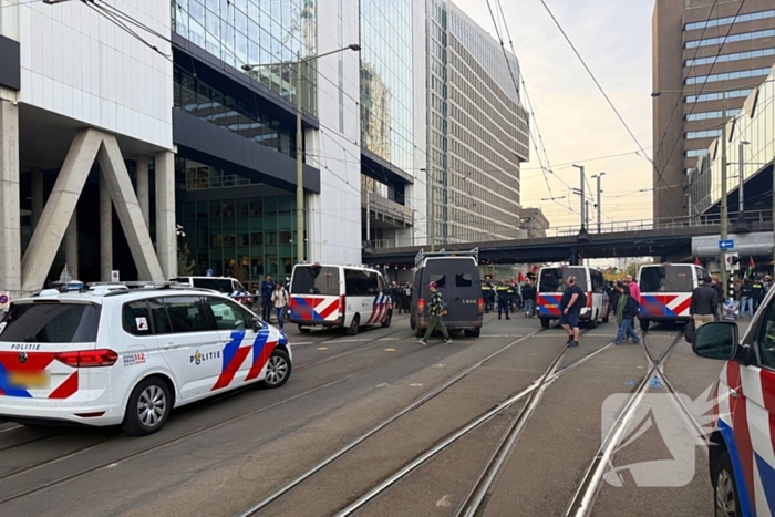 ME grijpt in bij Gaza demonstratie, tram en treinverkeer gestremd