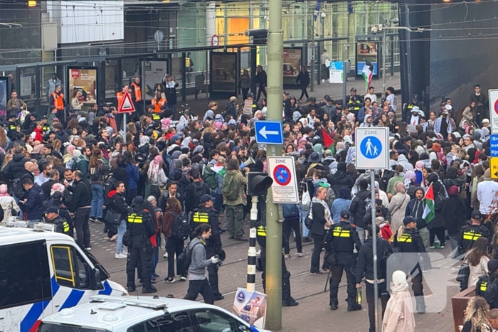 ME grijpt in bij Gaza demonstratie, tram en treinverkeer gestremd