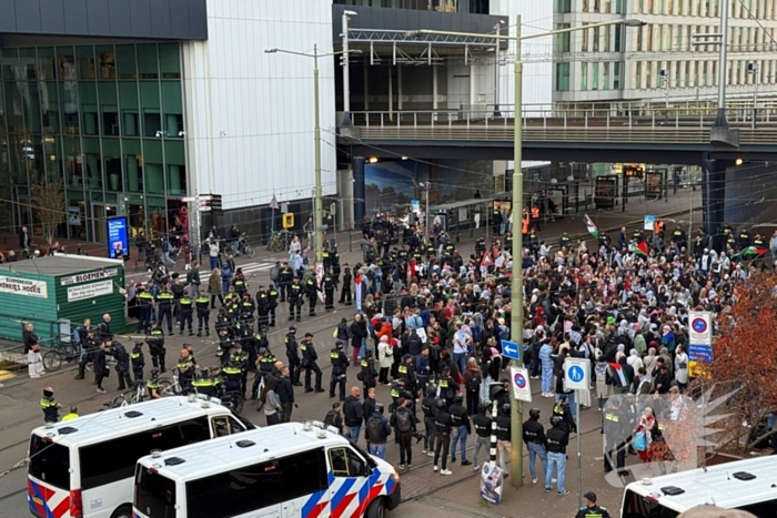 ME grijpt in bij Gaza demonstratie, tram en treinverkeer gestremd