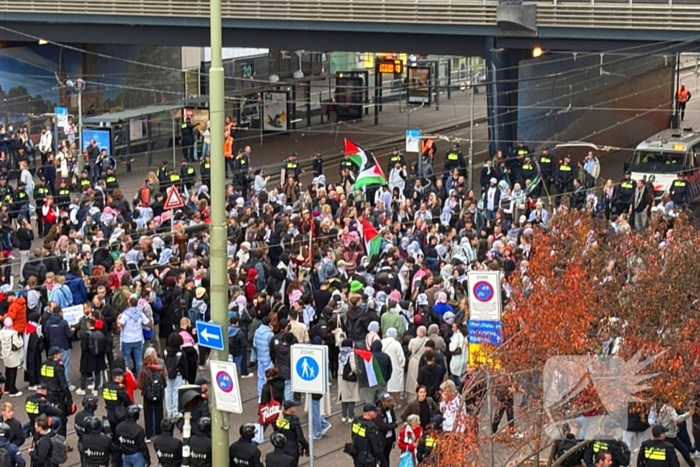 ME grijpt in bij Gaza demonstratie, tram en treinverkeer gestremd