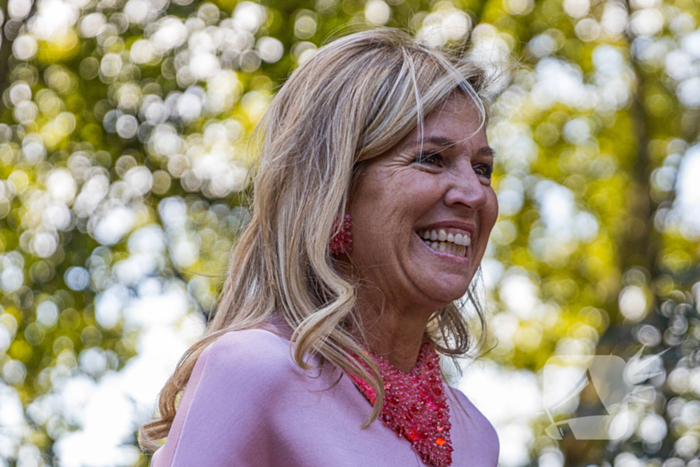 Koningin Maxima bezoekt jongeren centrum