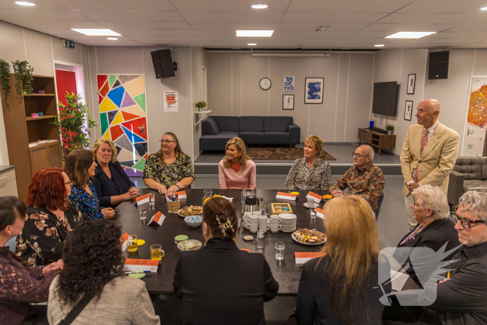 Koningin Maxima bezoekt jongeren centrum