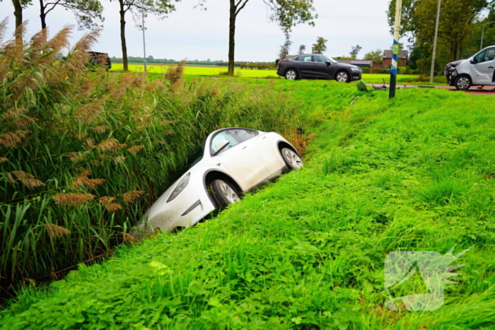 Auto in water na botsing