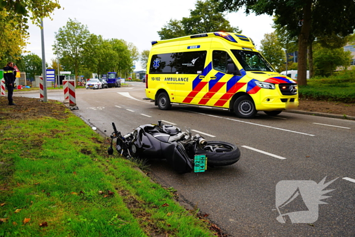 Motorrijdster gewond na val