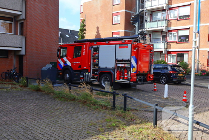 Dakrand waait los tijdens storm Amy