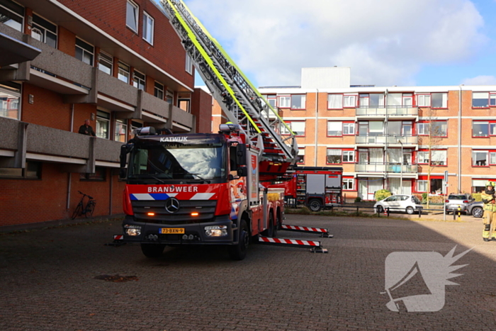 Dakrand waait los tijdens storm Amy