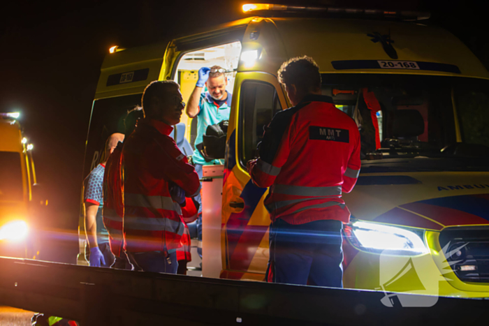 Vrouw ernstig gewond bij aanrijding met auto