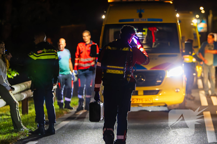 Vrouw ernstig gewond bij aanrijding met auto
