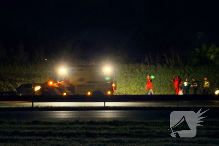 Auto draait rond op snelweg