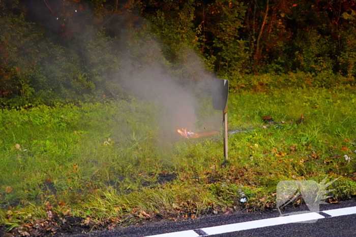 Politie blust brand met behulp van brandweer